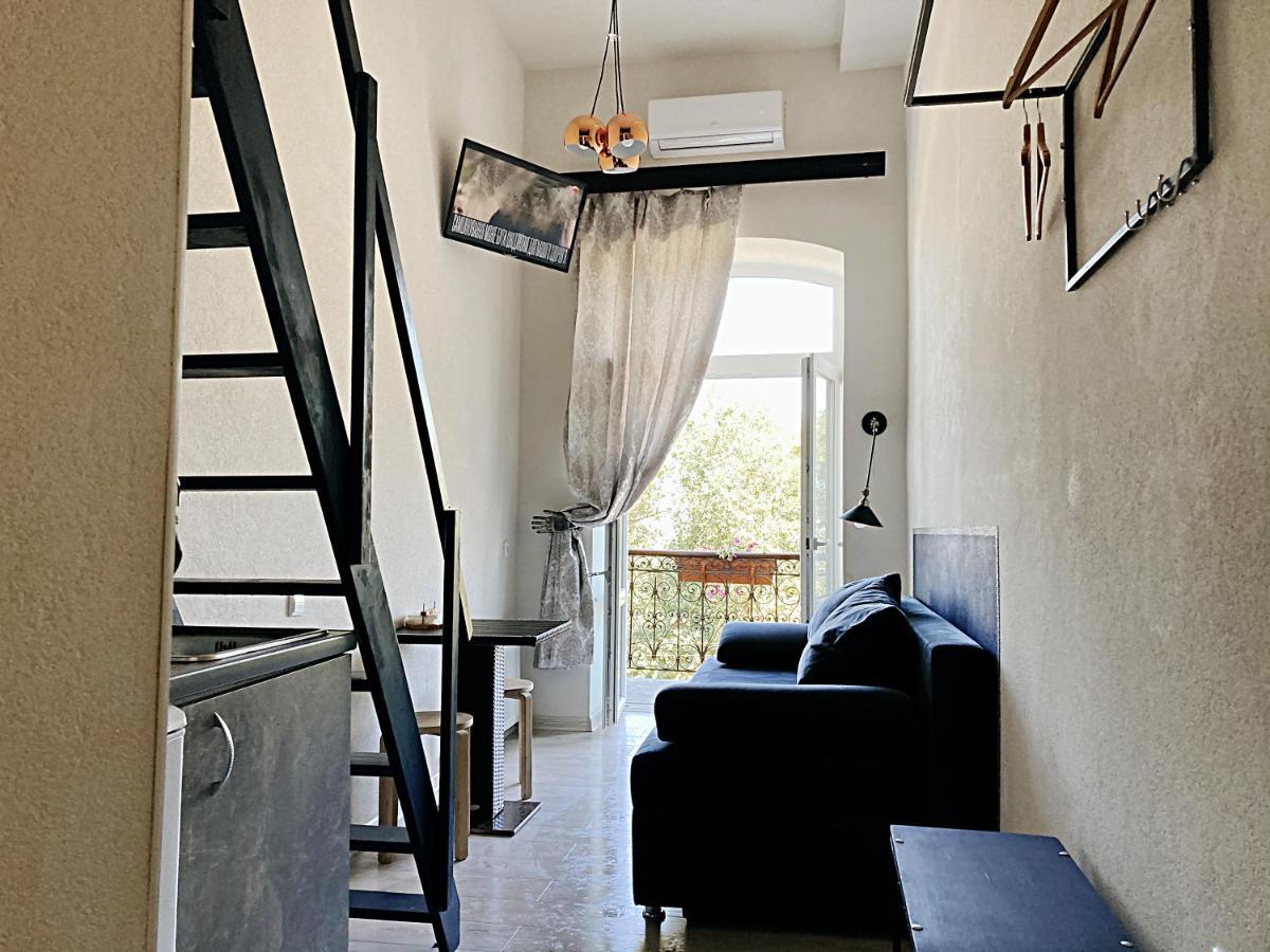 Studio di 19 m² in Appartamento con 1 bagno privato in zona Odessa Centro Esterno foto